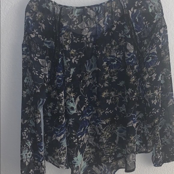 ASTR Sheer and Lace Blouse Large - Picture 4 of 4